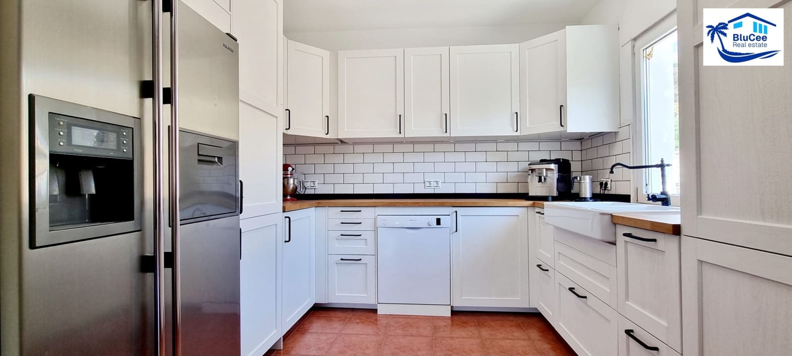 3 soveværelse Villa til salg i Venta Baja med swimmingpool garage - € 397.500 (Ref: 9000136)