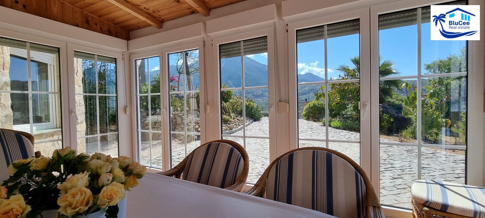 3 soveværelse Villa til salg i Venta Baja med swimmingpool garage - € 397.500 (Ref: 9000136)