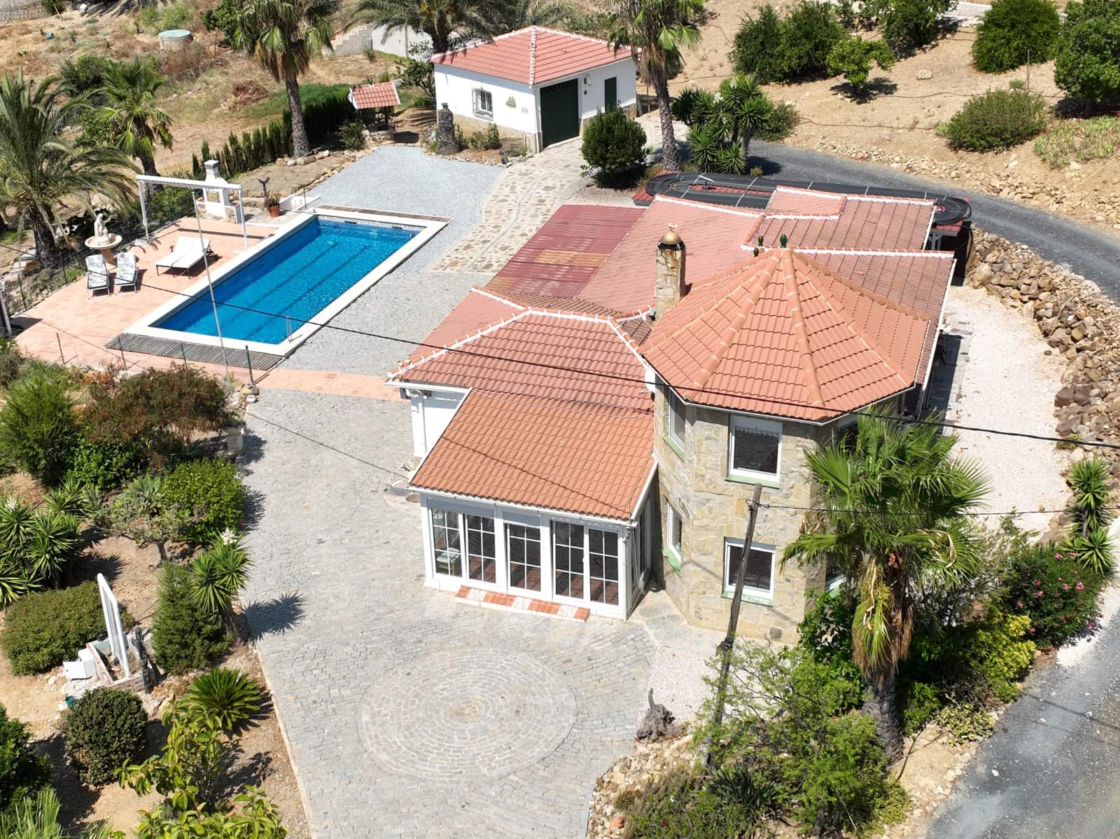 3 soveværelse Villa til salg i Venta Baja med swimmingpool garage - € 397.500 (Ref: 9000136)