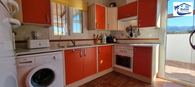 4 sypialnia Willa na sprzedaż w Alcaucín z basenem - 345 000 € (Ref: 9019255)