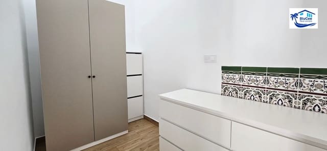 Studio til leje i El Palo, Málaga by - € 950 (Ref: 9030717)