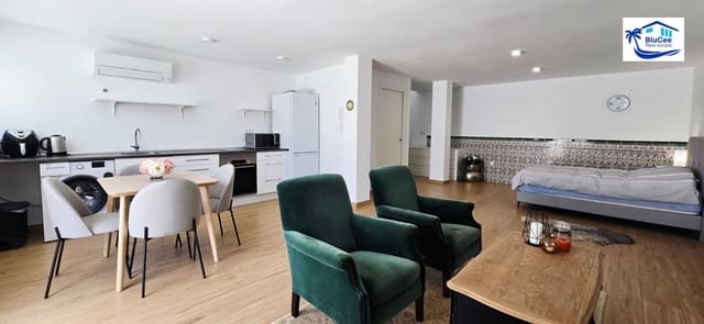 Studio til leje i El Palo, Málaga by - € 950 (Ref: 9030717)