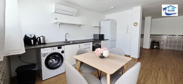 Studio til leje i El Palo, Málaga by - € 950 (Ref: 9030717)