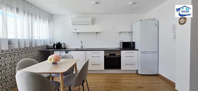 Studio til leje i El Palo, Málaga by - € 950 (Ref: 9030717)