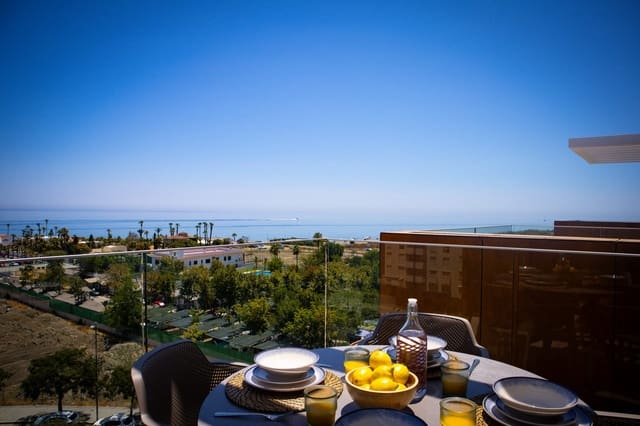 2 soverom Leilighet til salgs i Torre del Mar, Vélez-Málaga med svømmebasseng garasje - € 410 000 (Ref: 9117462)
