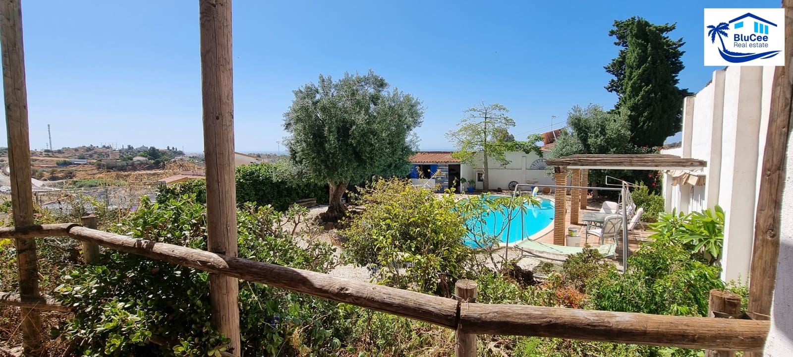 4 sypialnia Finka/Dom wiejski na sprzedaż w Rincon de la Victoria z basenem garażem - 850 000 € (Ref: 9126182)