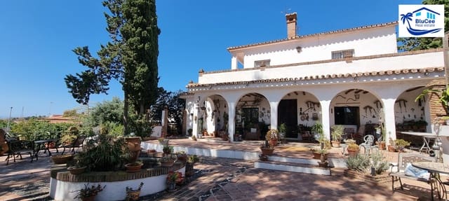 4 sypialnia Finka/Dom wiejski na sprzedaż w Rincón de la Victoria z basenem garażem - 850 000 € (Ref: 9126182)