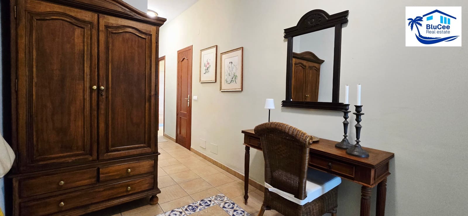 3 soveværelse Villa til salg i Sayalonga med swimmingpool garage - € 740.000 (Ref: 9153280)