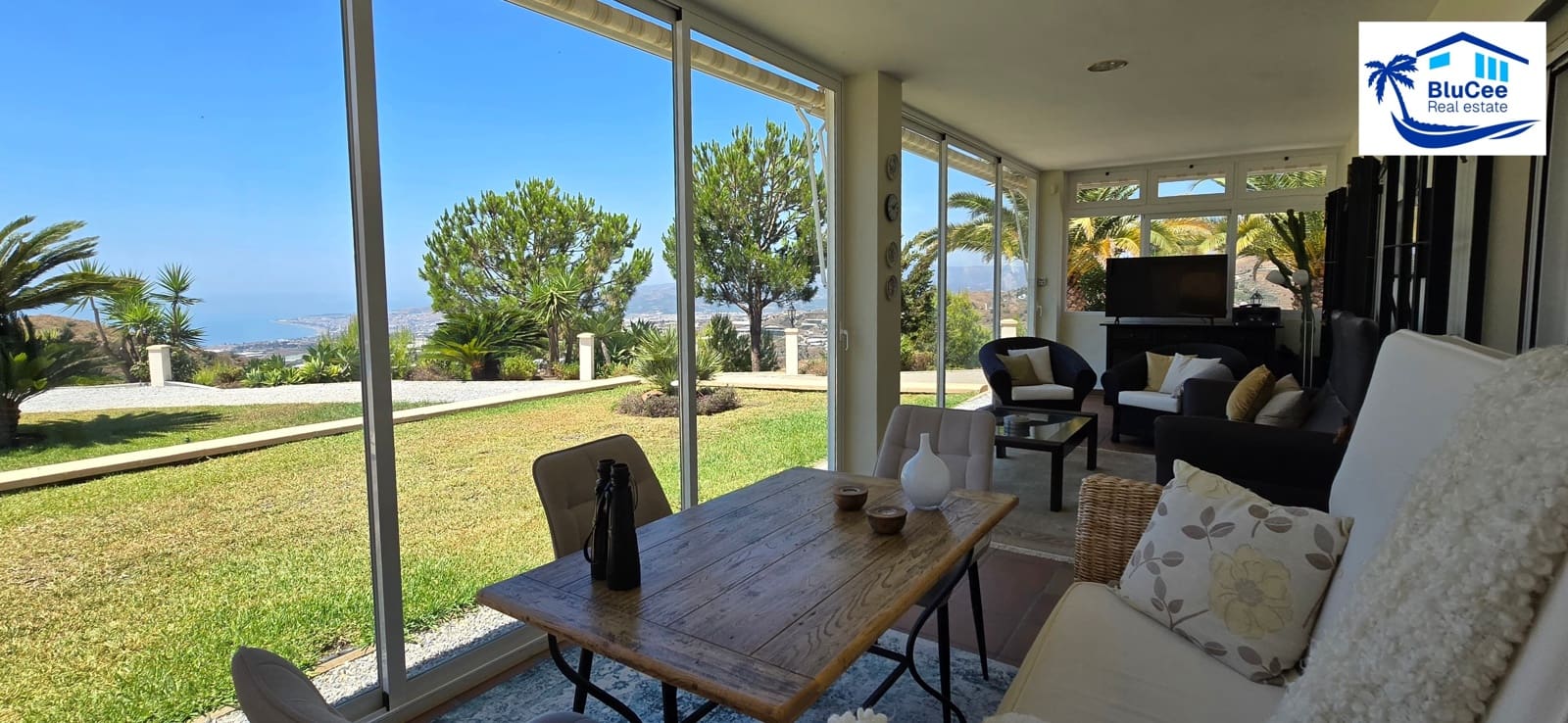 3 soveværelse Villa til salg i Sayalonga med swimmingpool garage - € 740.000 (Ref: 9153280)