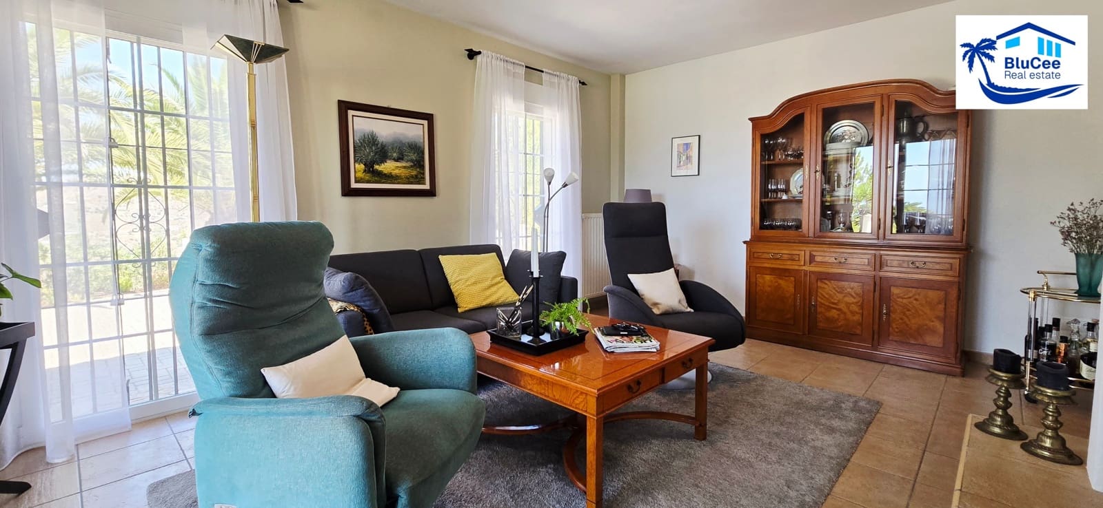 3 soveværelse Villa til salg i Sayalonga med swimmingpool garage - € 740.000 (Ref: 9153280)