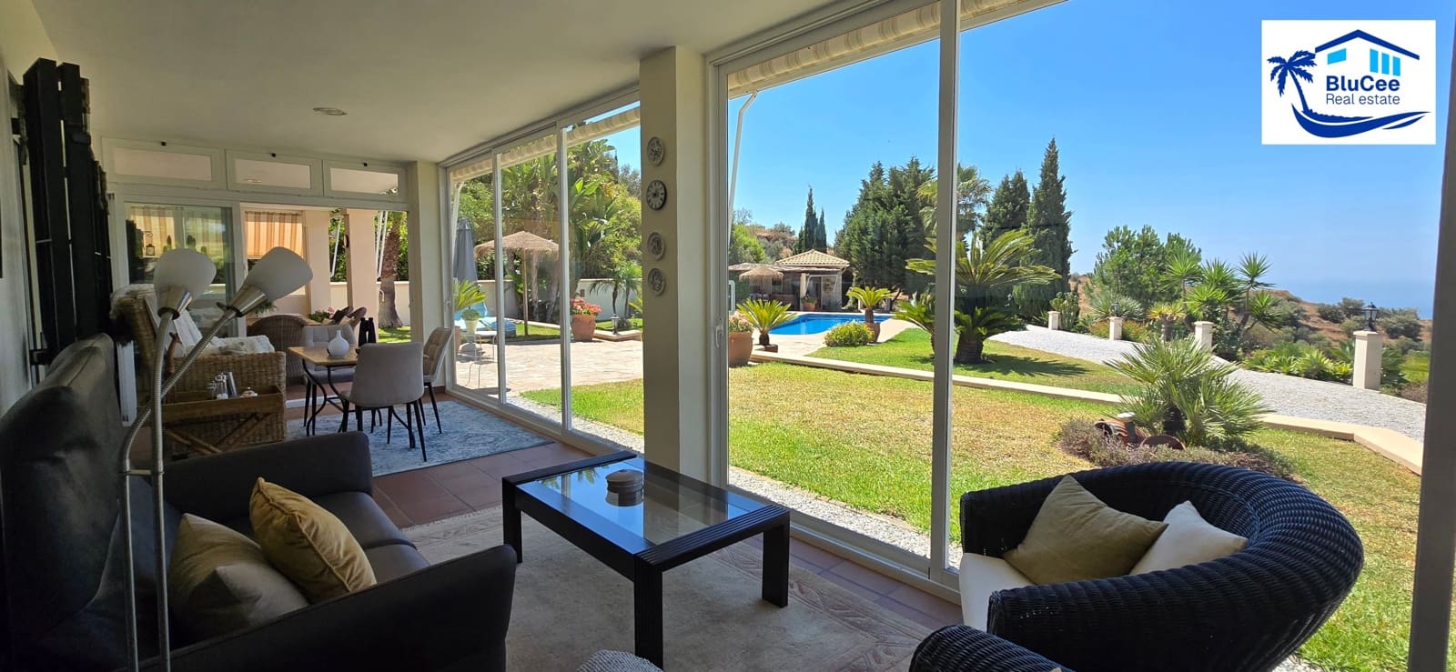 3 soveværelse Villa til salg i Sayalonga med swimmingpool garage - € 740.000 (Ref: 9153280)