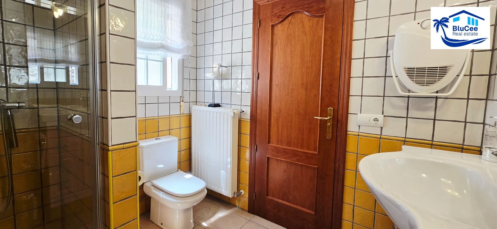 3 soveværelse Villa til salg i Sayalonga med swimmingpool garage - € 740.000 (Ref: 9153280)