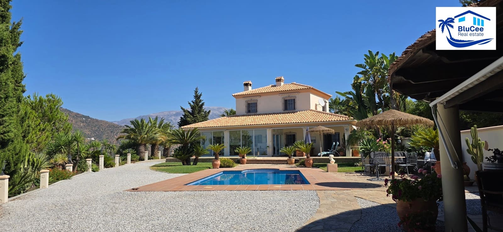 3 soveværelse Villa til salg i Sayalonga med swimmingpool garage - € 740.000 (Ref: 9153280)