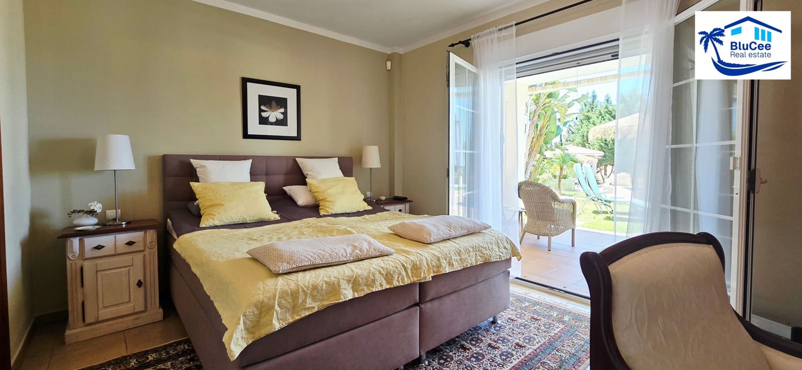 3 soveværelse Villa til salg i Sayalonga med swimmingpool garage - € 740.000 (Ref: 9153280)