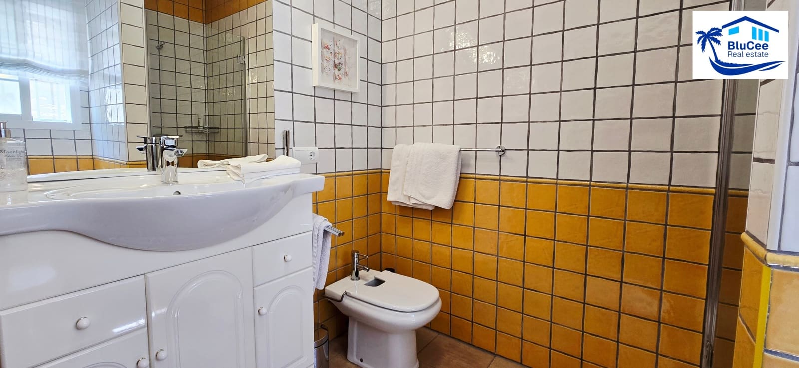 3 soveværelse Villa til salg i Sayalonga med swimmingpool garage - € 740.000 (Ref: 9153280)