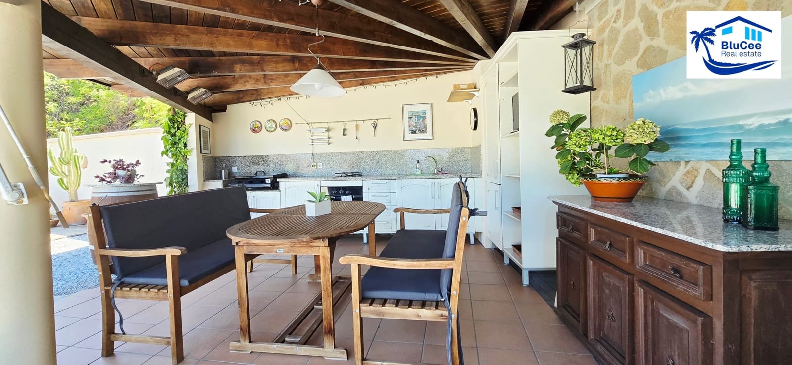 3 soveværelse Villa til salg i Sayalonga med swimmingpool garage - € 740.000 (Ref: 9153280)