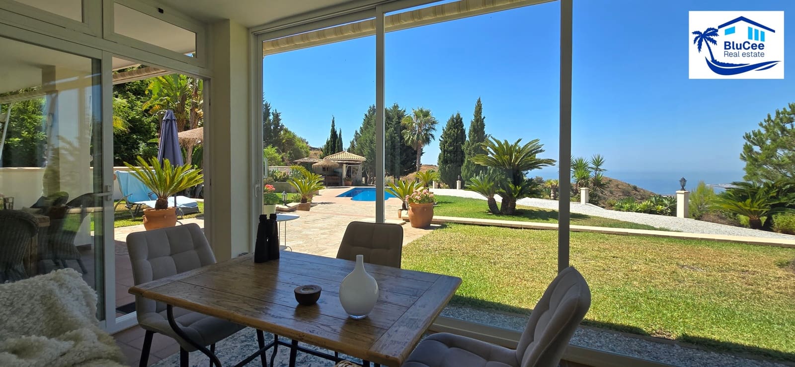 3 soveværelse Villa til salg i Sayalonga med swimmingpool garage - € 740.000 (Ref: 9153280)