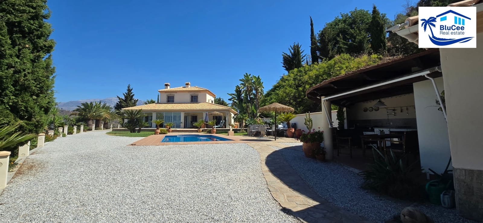 3 soveværelse Villa til salg i Sayalonga med swimmingpool garage - € 740.000 (Ref: 9153280)