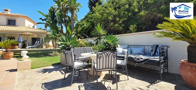 3 sovrum Villa till salu i Sayalonga med pool garage - 740 000 € (Ref: 9153280)