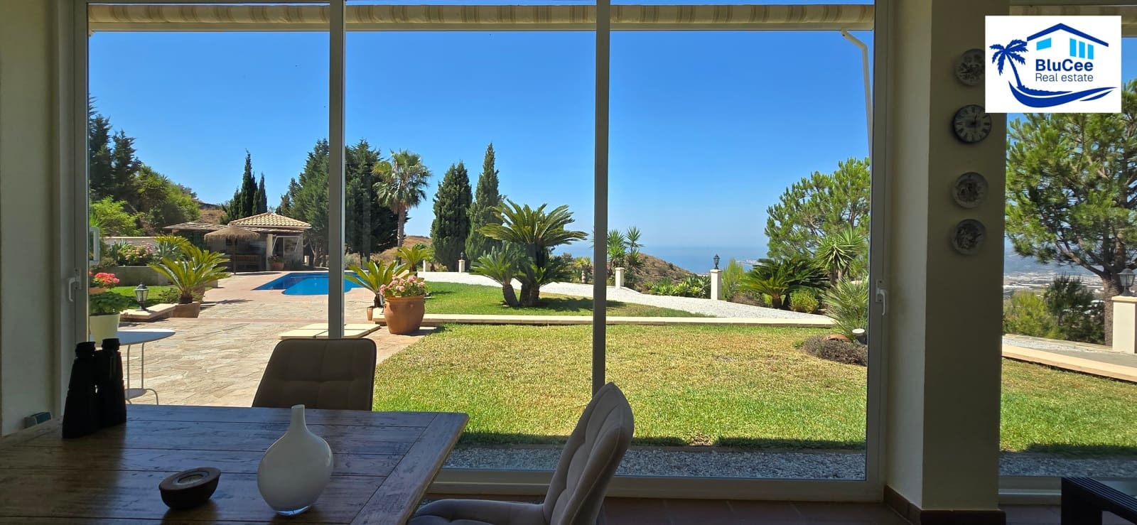 3 soveværelse Villa til salg i Sayalonga med swimmingpool garage - € 740.000 (Ref: 9153280)