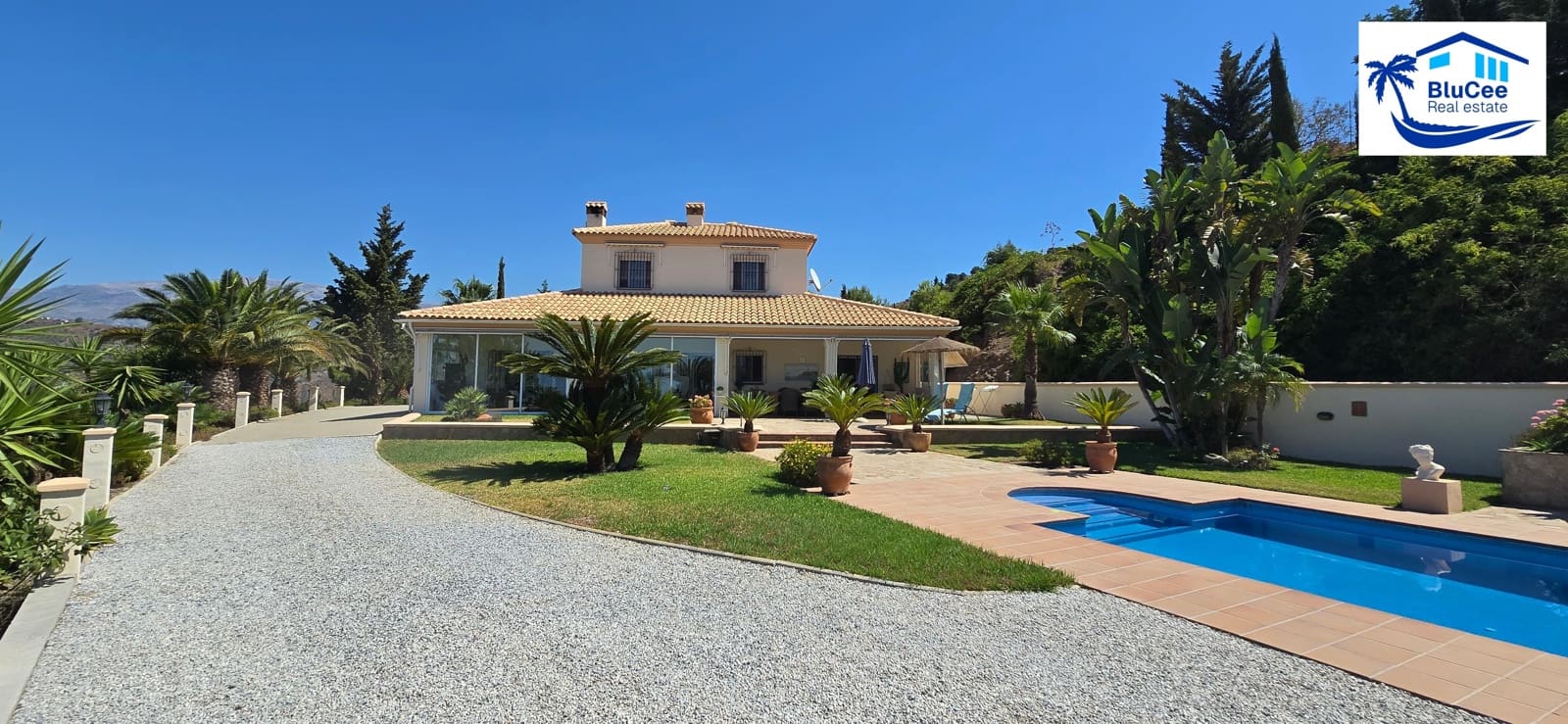 3 soveværelse Villa til salg i Sayalonga med swimmingpool garage - € 740.000 (Ref: 9153280)