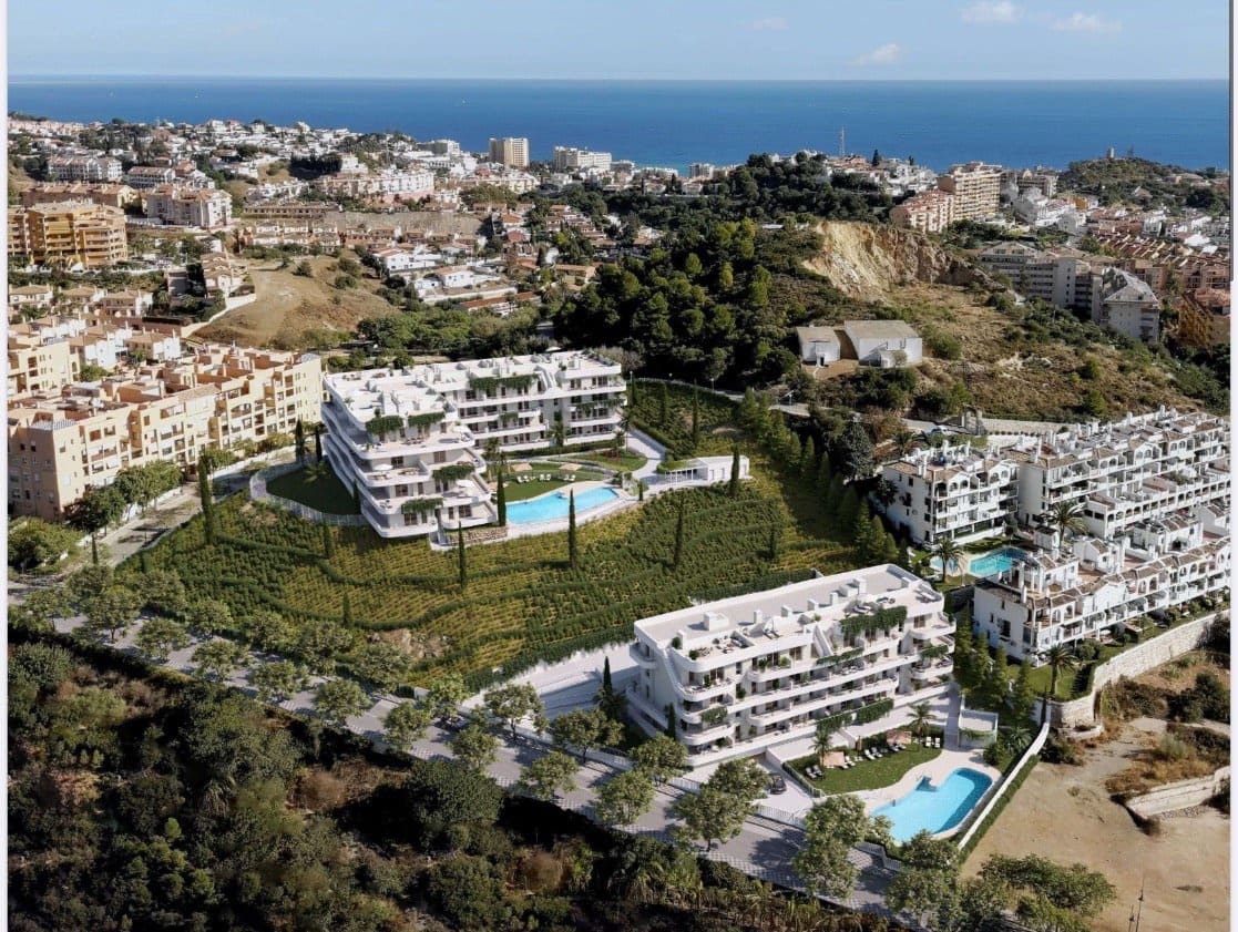 Huoneisto myytävänä paikassa Fuengirola mukana uima-altaan - 429 000 € (Ref: 9189848)