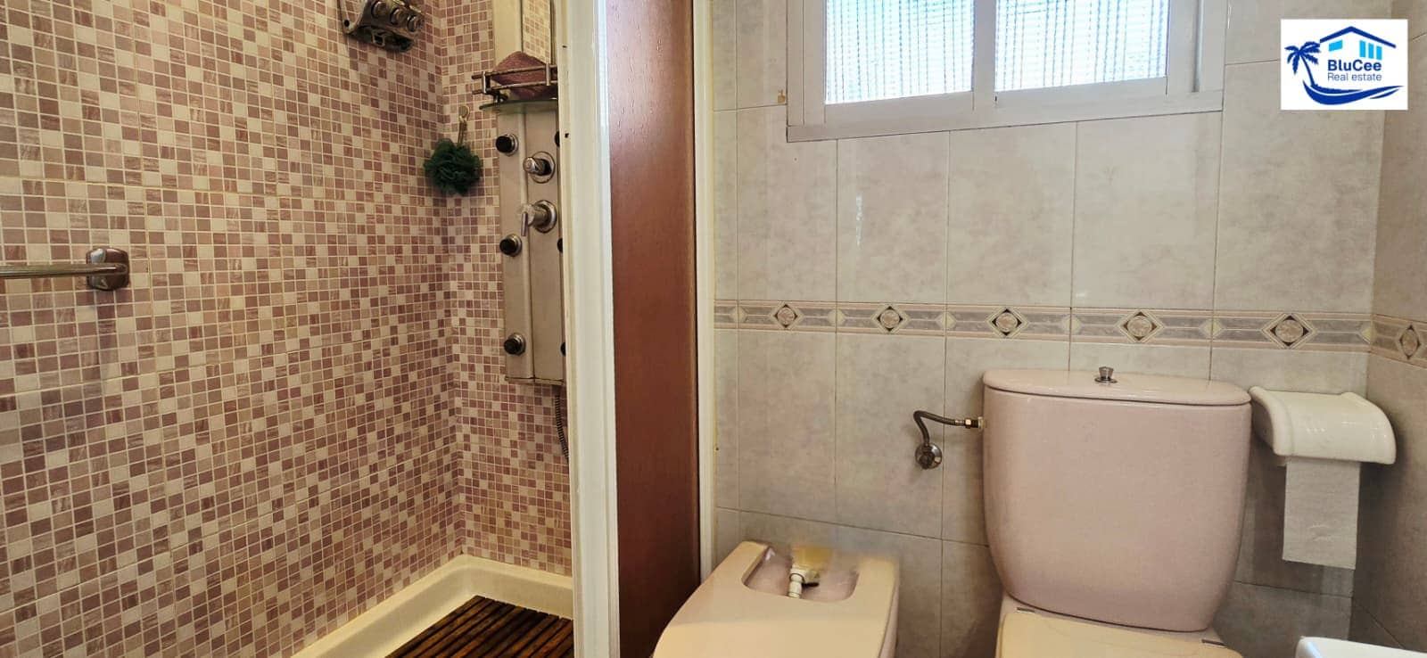 4 makuuhuone Omakotitalo myytävänä paikassa Torre de Benagalbon mukana 
autotalli - 1 300 000 € (Ref: 9247825)