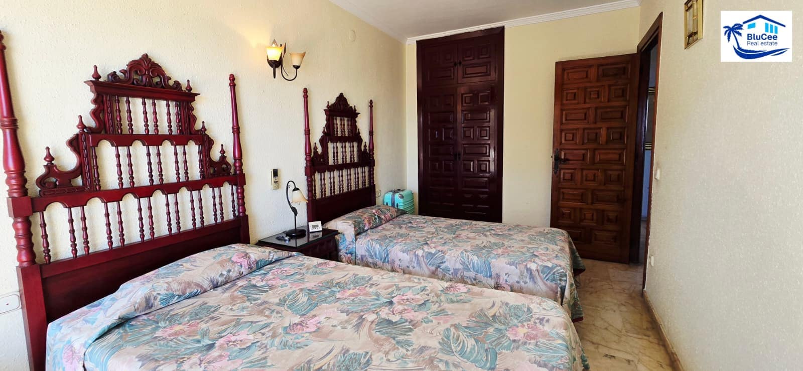 4 makuuhuone Omakotitalo myytävänä paikassa Torre de Benagalbon mukana 
autotalli - 1 300 000 € (Ref: 9247825)