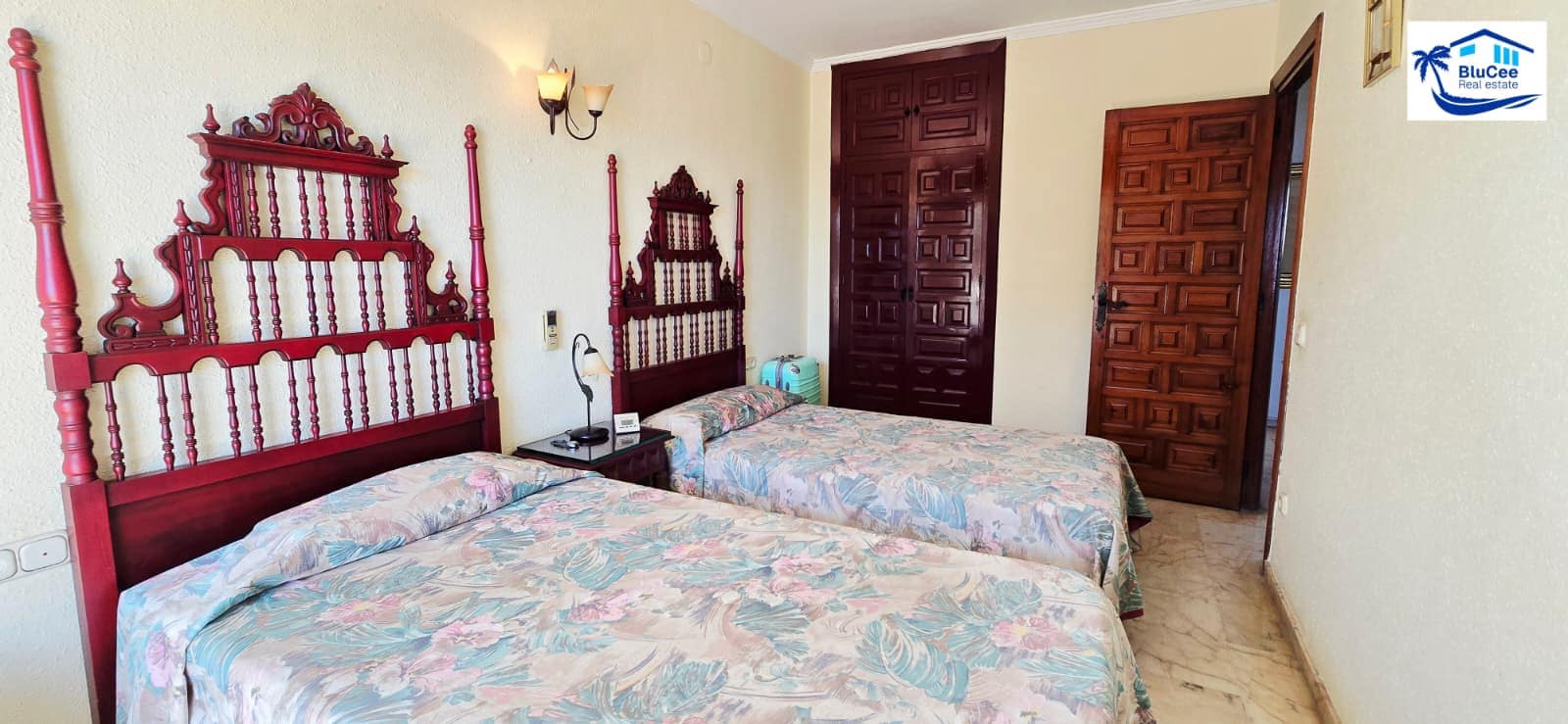 4 makuuhuone Omakotitalo myytävänä paikassa Torre de Benagalbon mukana 
autotalli - 1 300 000 € (Ref: 9247825)