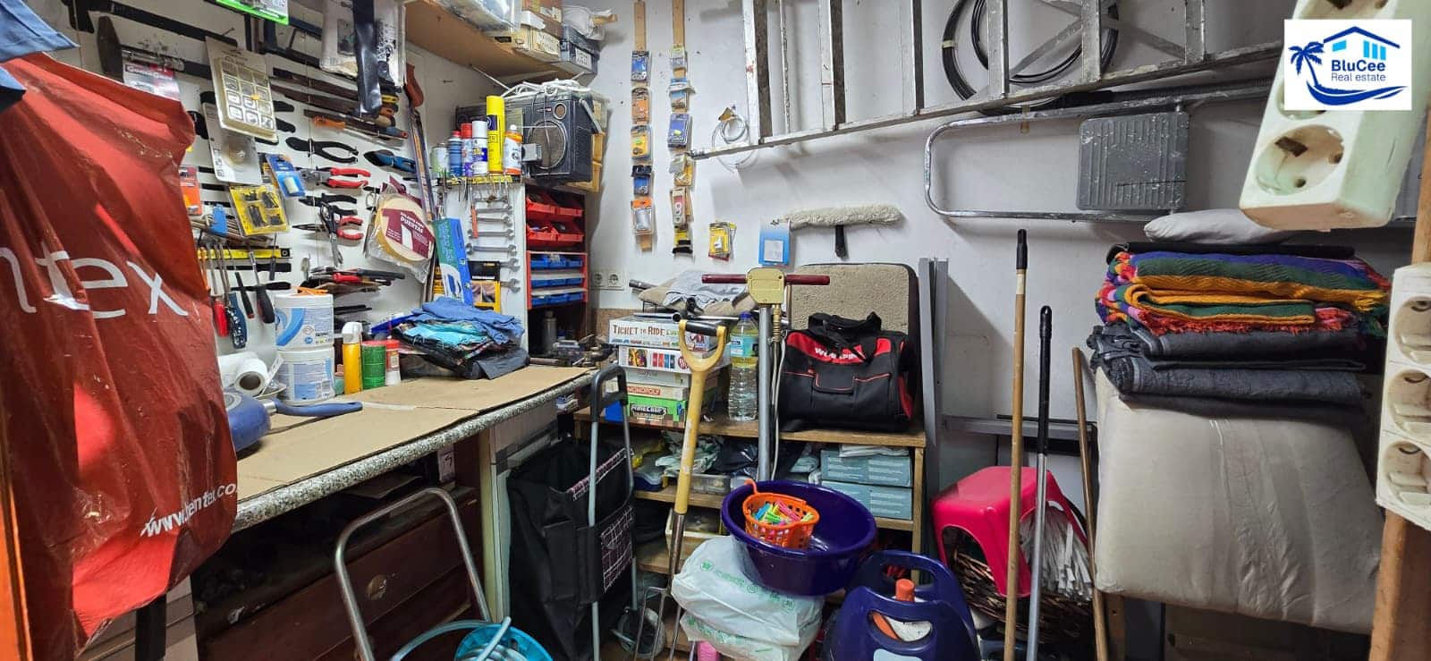 4 makuuhuone Omakotitalo myytävänä paikassa Torre de Benagalbon mukana 
autotalli - 1 300 000 € (Ref: 9247825)