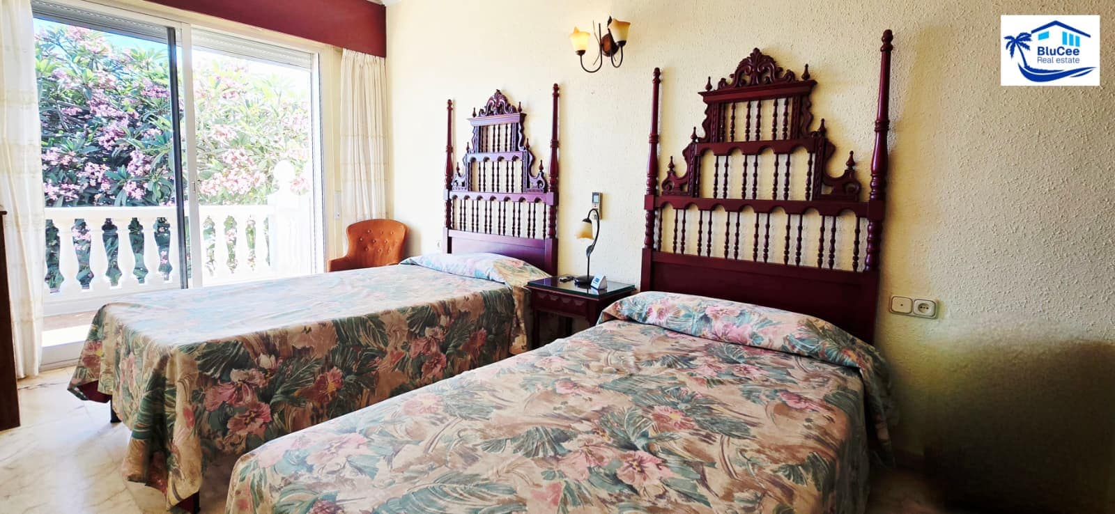 4 makuuhuone Omakotitalo myytävänä paikassa Torre de Benagalbon mukana 
autotalli - 1 300 000 € (Ref: 9247825)