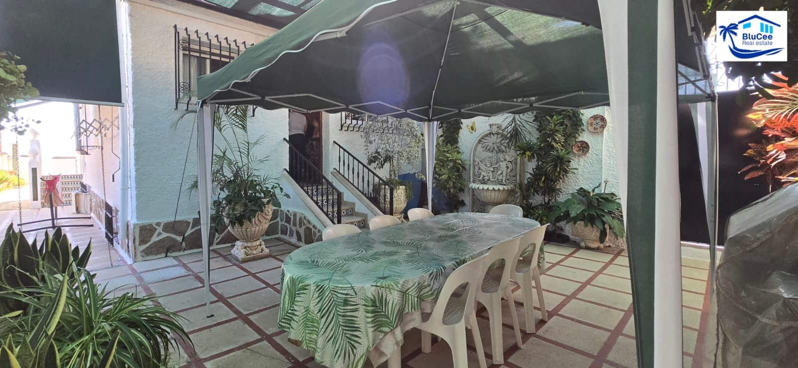 4 makuuhuone Omakotitalo myytävänä paikassa Torre de Benagalbon mukana 
autotalli - 1 300 000 € (Ref: 9247825)