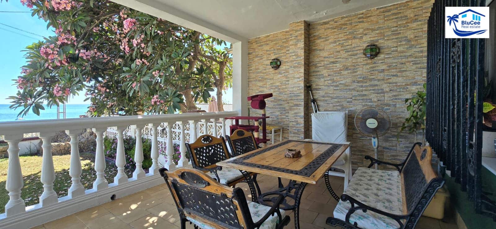 4 makuuhuone Omakotitalo myytävänä paikassa Torre de Benagalbon mukana 
autotalli - 1 300 000 € (Ref: 9247825)