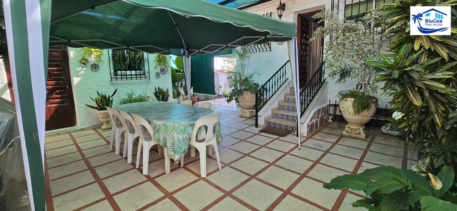 4 makuuhuone Omakotitalo myytävänä paikassa Torre de Benagalbon mukana 
autotalli - 1 300 000 € (Ref: 9247825)