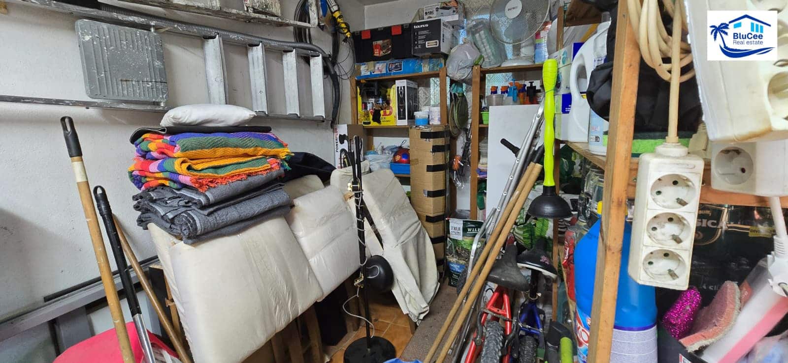 4 makuuhuone Omakotitalo myytävänä paikassa Torre de Benagalbon mukana 
autotalli - 1 300 000 € (Ref: 9247825)