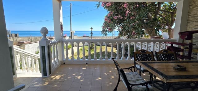 4 makuuhuone Omakotitalo myytävänä paikassa Torre de Benagalbon, Rincón de la Victoria mukana 
autotalli - 1 300 000 € (Ref: 9247825)