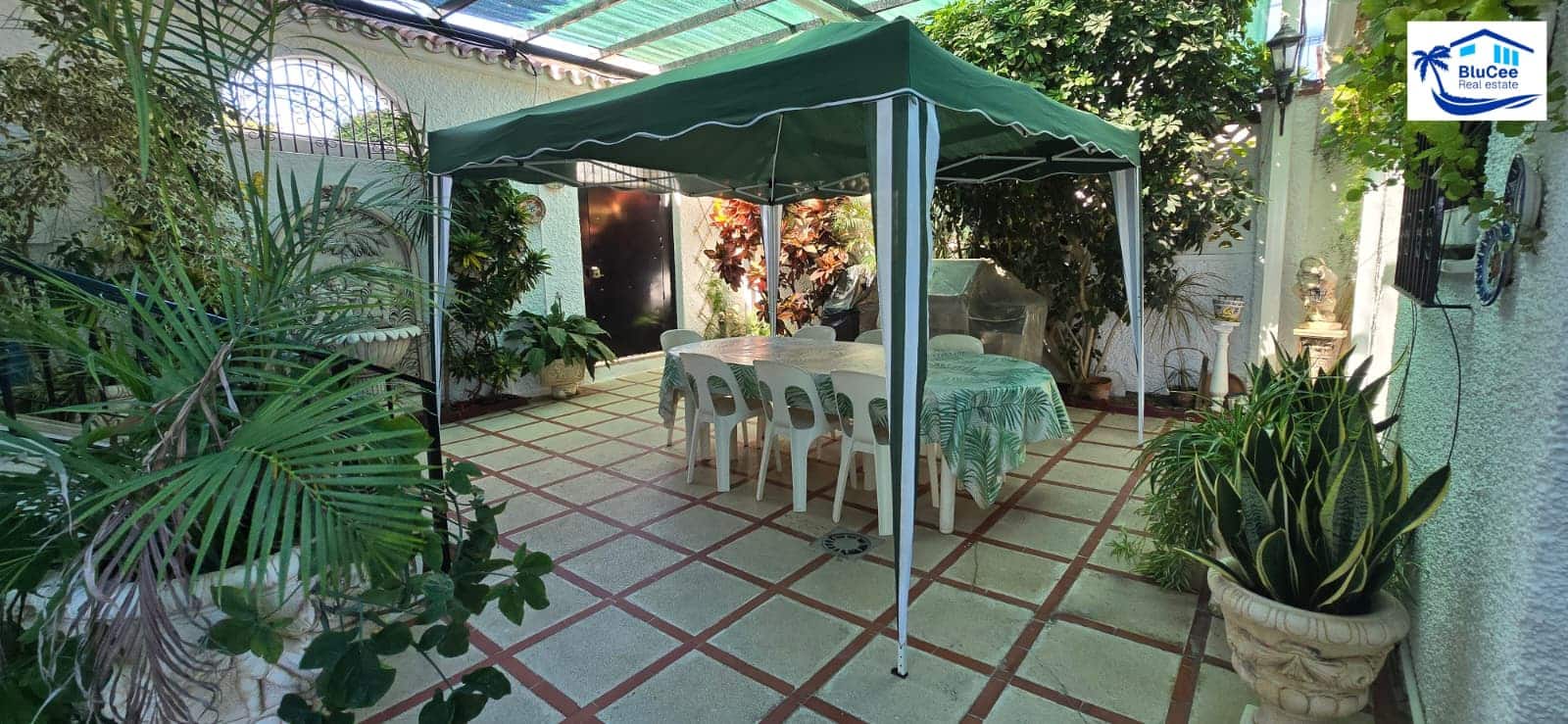 4 makuuhuone Omakotitalo myytävänä paikassa Torre de Benagalbon mukana 
autotalli - 1 300 000 € (Ref: 9247825)