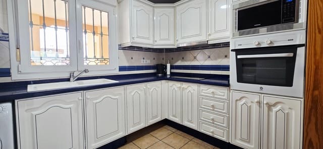 3 bedroom Penthouse for sale in Centro, Nerja - € 599,000 (Ref: 9263292)