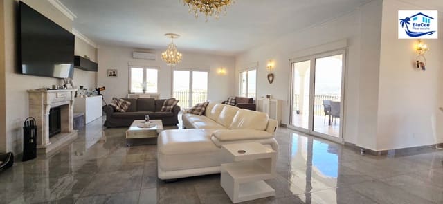 4 soverom Villa til salgs i Viñuela med svømmebasseng garasje - € 795 000 (Ref: 9283543)