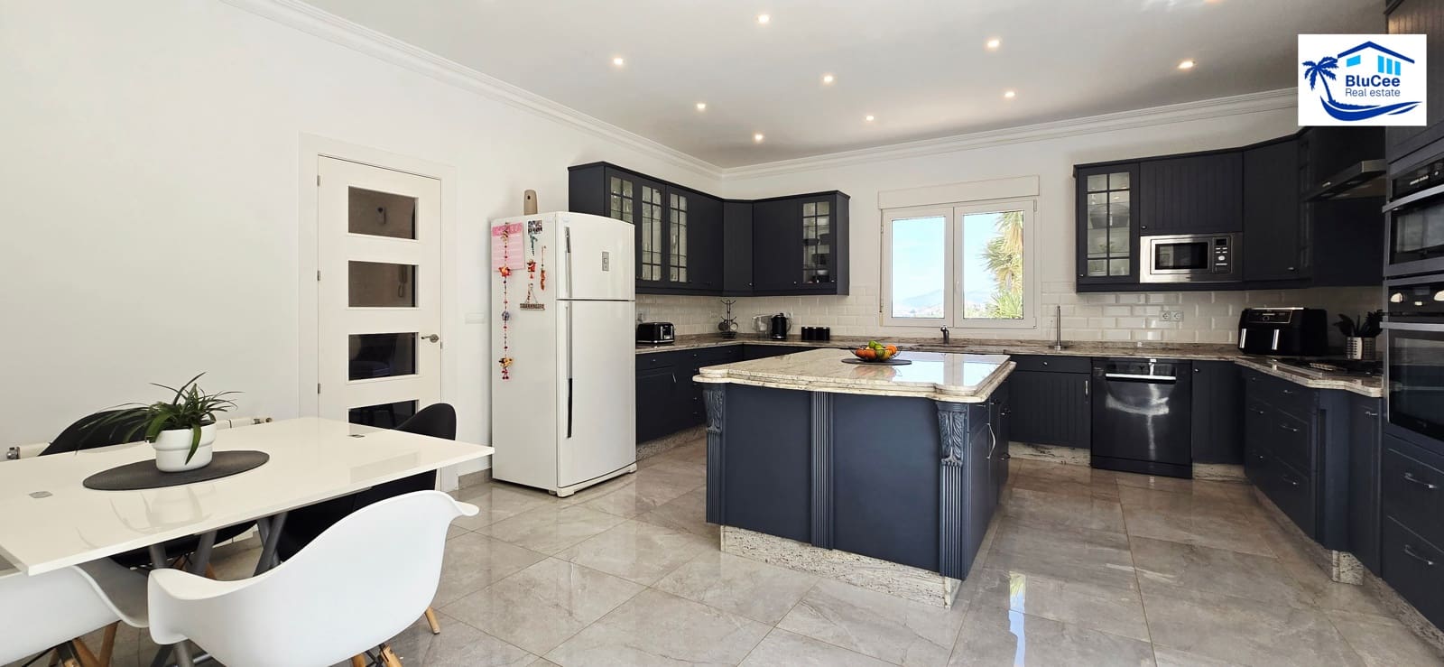 4 soverom Villa til salgs i Vinuela med svømmebasseng garasje - € 795 000 (Ref: 9283543)