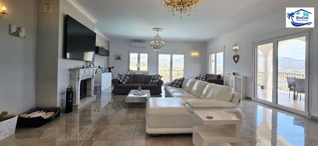 4 soverom Villa til salgs i Viñuela med svømmebasseng garasje - € 795 000 (Ref: 9283543)