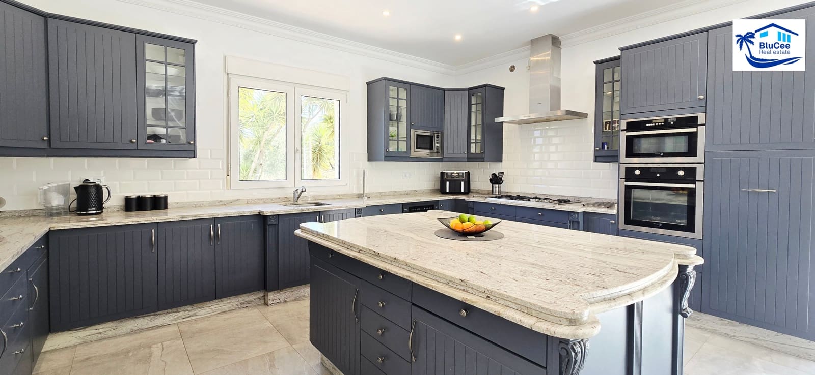 4 soverom Villa til salgs i Vinuela med svømmebasseng garasje - € 795 000 (Ref: 9283543)