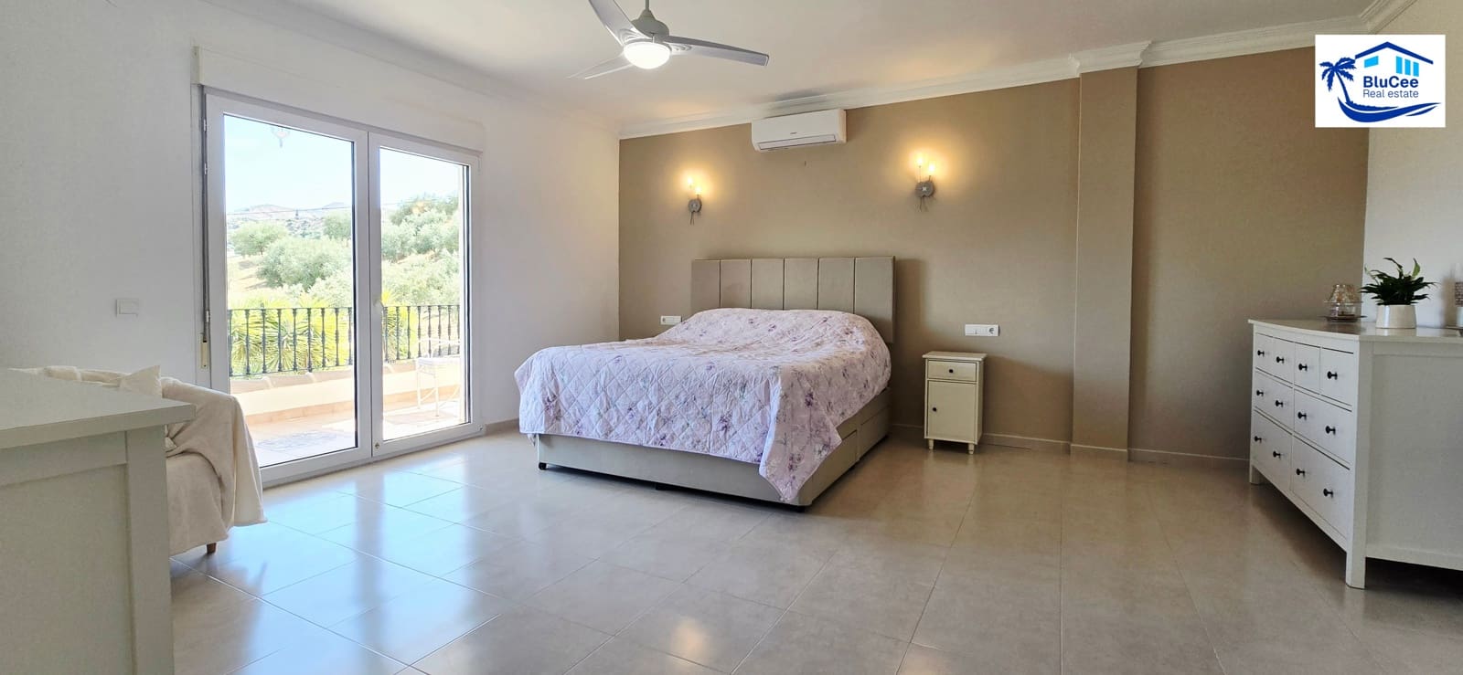 4 soverom Villa til salgs i Vinuela med svømmebasseng garasje - € 795 000 (Ref: 9283543)