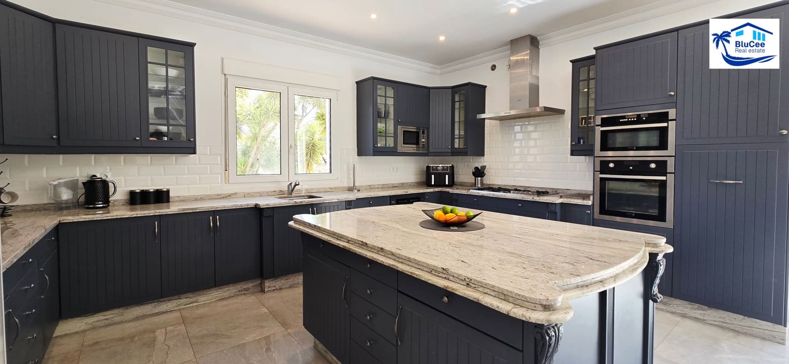 4 soverom Villa til salgs i Vinuela med svømmebasseng garasje - € 795 000 (Ref: 9283543)