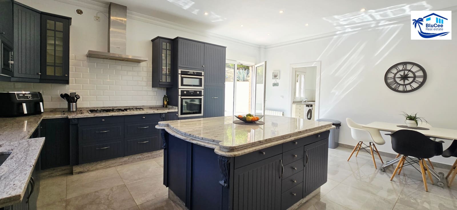 4 soverom Villa til salgs i Vinuela med svømmebasseng garasje - € 795 000 (Ref: 9283543)