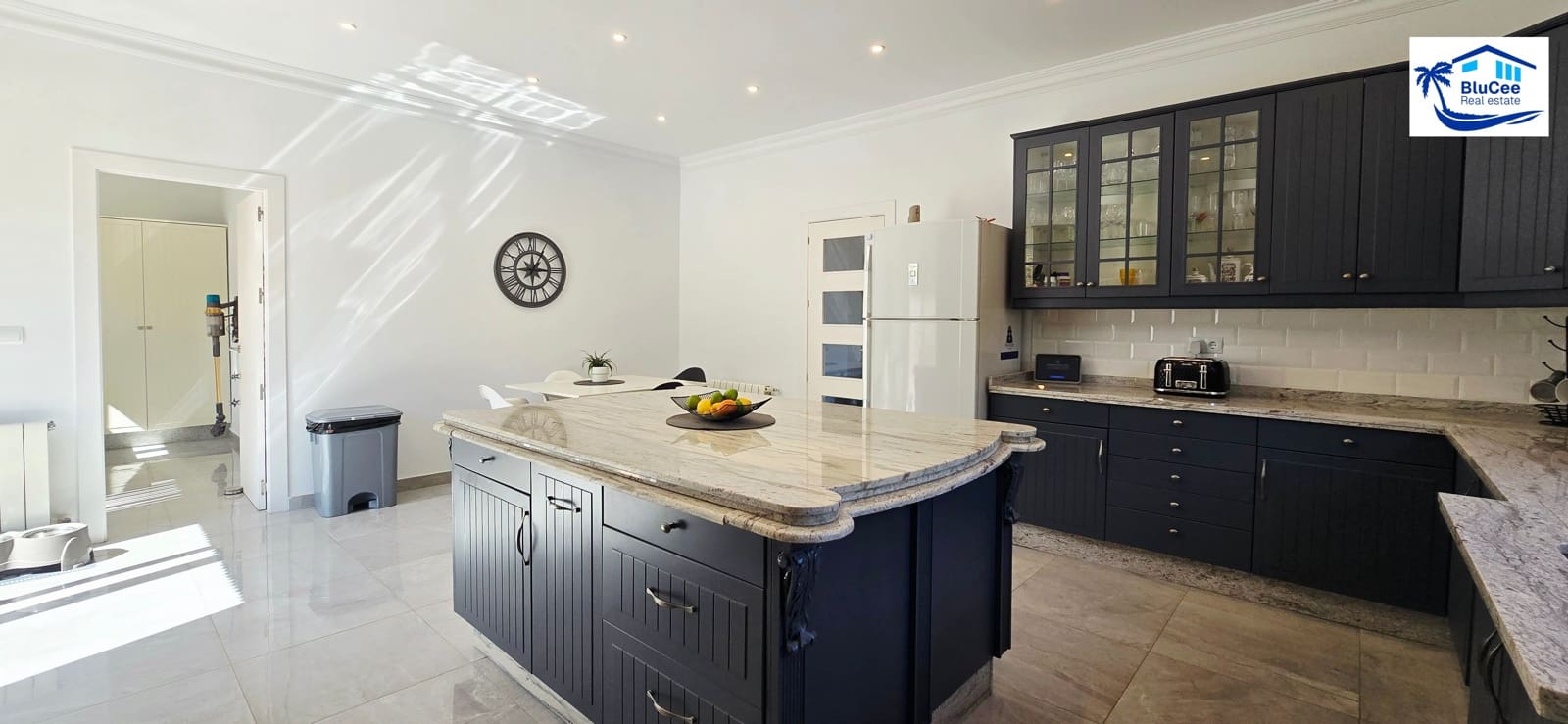 4 soverom Villa til salgs i Vinuela med svømmebasseng garasje - € 795 000 (Ref: 9283543)