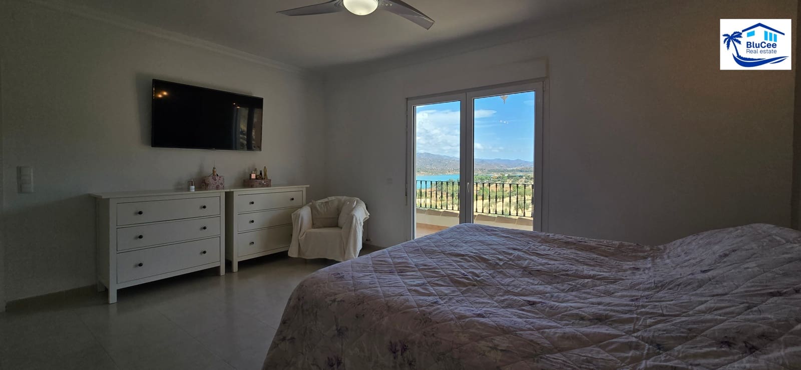 4 soverom Villa til salgs i Vinuela med svømmebasseng garasje - € 795 000 (Ref: 9283543)