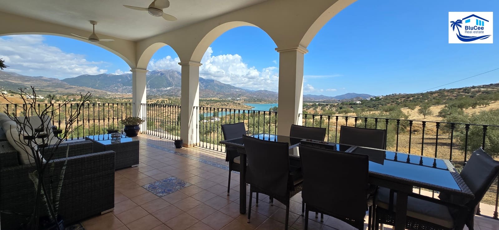 4 soverom Villa til salgs i Vinuela med svømmebasseng garasje - € 795 000 (Ref: 9283543)