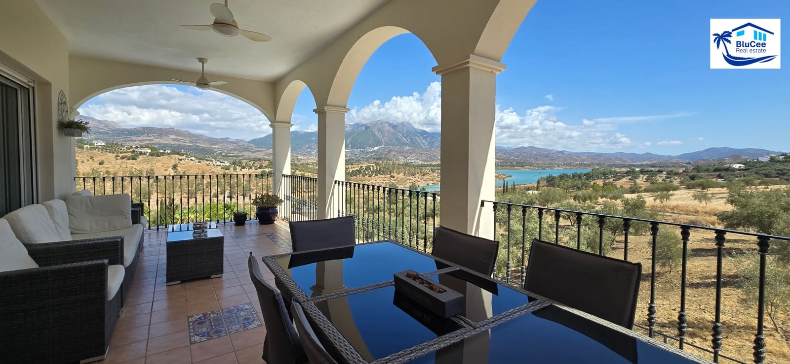 4 soverom Villa til salgs i Vinuela med svømmebasseng garasje - € 795 000 (Ref: 9283543)