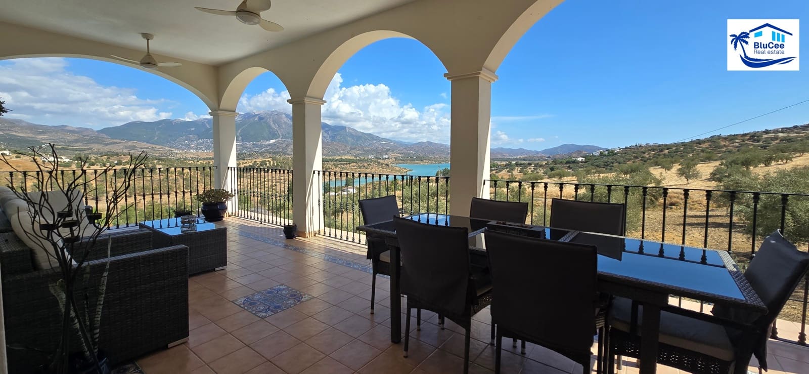 4 soverom Villa til salgs i Vinuela med svømmebasseng garasje - € 795 000 (Ref: 9283543)